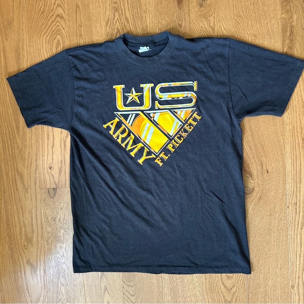 Vintage 80s U.S. Army T-Shirt Single Stitch Made in USA